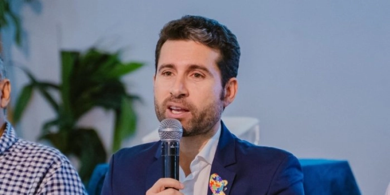 Sancionada Lei do deputado Michel Henrique garantindo que pessoas com TEA entrem com alimentos em locais públicos e privados na PB