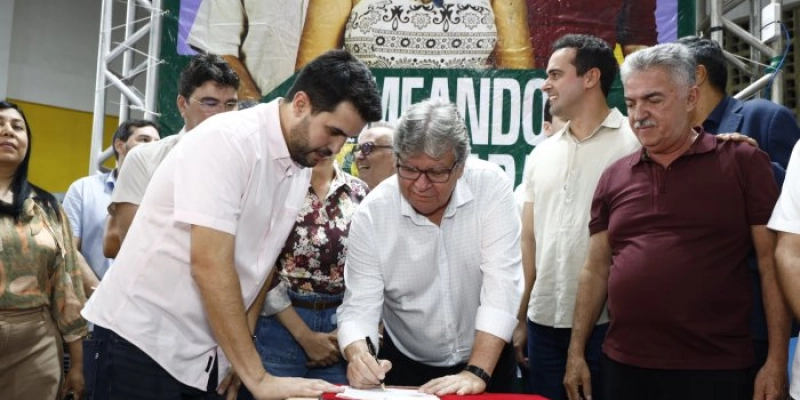 João Azevêdo dialoga com a população no ODE e entrega investimentos para o Vale do Mamanguape no valor de R$ 17,3 milhões