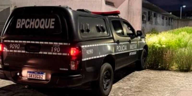 Polícia Militar conduz dois homens por quebra de regime na cidade de Guarabira