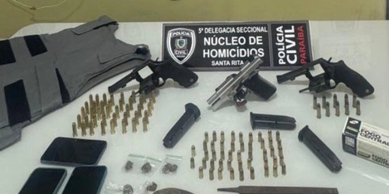 Polícia Civil prende três integrantes de facção criminosa e apreende armas e munições