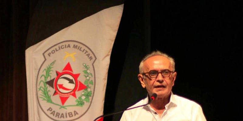 Durante sanção da nova Lei de Organização da PM, prefeito destaca segurança entre pilares do crescimento de João Pessoa