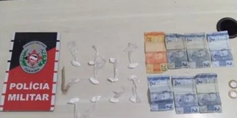 Polícia Militar apreende entorpecentes e conduz homem à Delegacia por tráfico de drogas em Cajazeiras