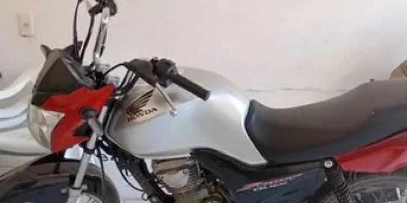 Moto com sinais identificadores adulterados é apreendida pela PM em Monte Horebe