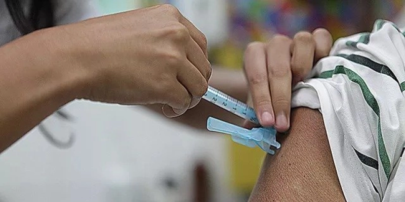 Casos de síndrome respiratória aguda grave caem no país, diz Fiocruz