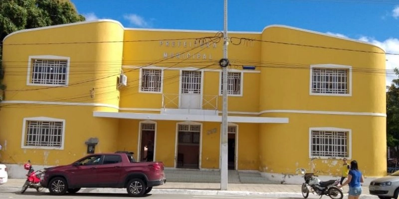 Parentes do prefeito de Sumé sob investigação por nomeações irregulares