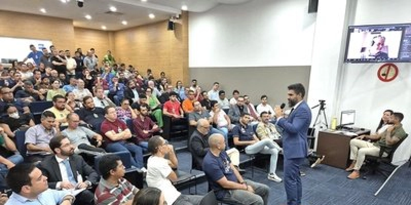 Após audiência no MPF, João Pessoa terá operação conjunta para despoluir postes na cidade