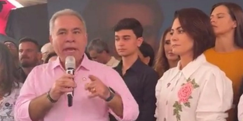 Michelle Bolsonaro sela chapa Efraim–Queiroga para 2026 na Paraíba