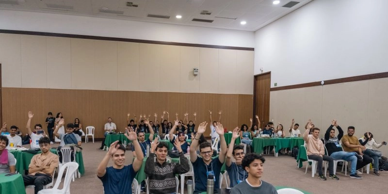 Governo destina fomento de R$ 75 mil para equipes vencedoras do Hackathon durante encerramento da Expotec 2025