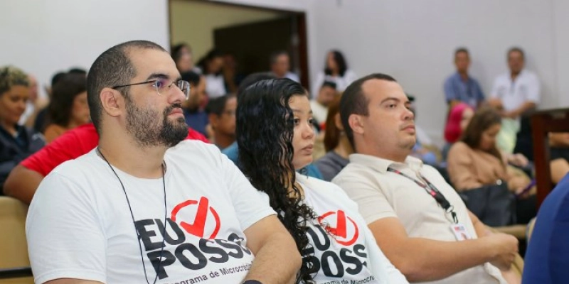 Cícero Lucena e Leo Bezerra entregam certificados para 96 empreendedores e programa 'Eu Posso' ultrapassa R$ 18 milhões