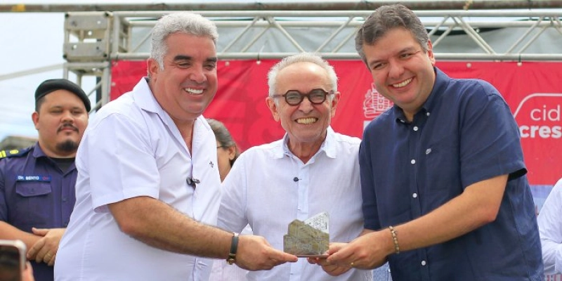 Cícero Lucena celebra um ano de funcionamento do Hospital Veterinário de João Pessoa