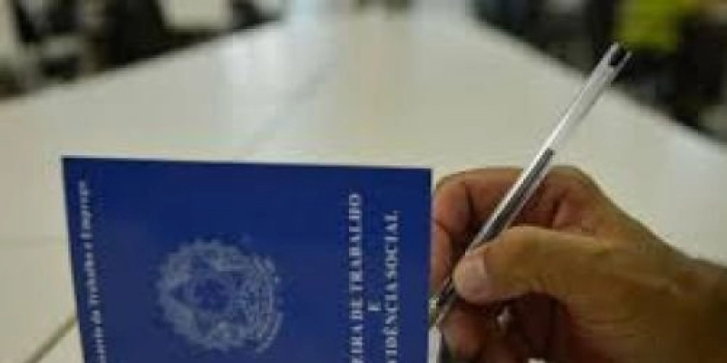 IBGE: taxa de desemprego cai para 5,8%, a menor já registrada