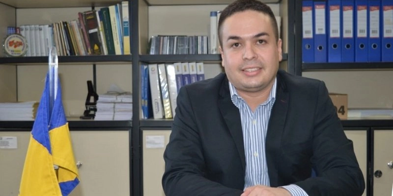 Alinhamento político de Efraim Filho com PL pode ter sido o motivo da saída de Jackson Silva dos Correios da Paraíba