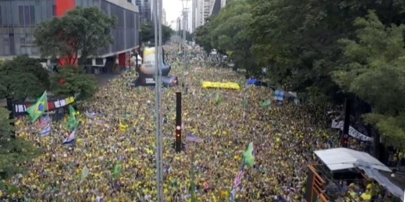 Pauta pela anistia e impeachment de Moraes mobiliza aliados de Bolsonaro neste domingo
