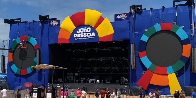 Mais de 400 policiais vão fazer a segurança no show público de Roberto Carlos em João Pessoa