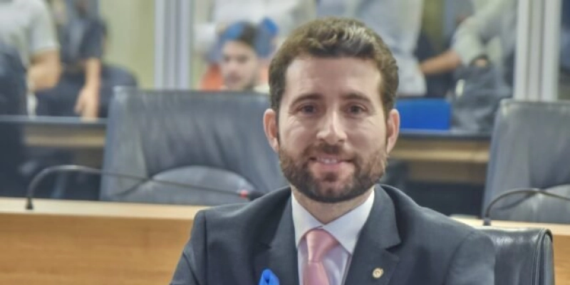 Michel Henrique conquista lei pioneira que garante vagas de estacionamento para gestantes e cuidadores na Paraíba