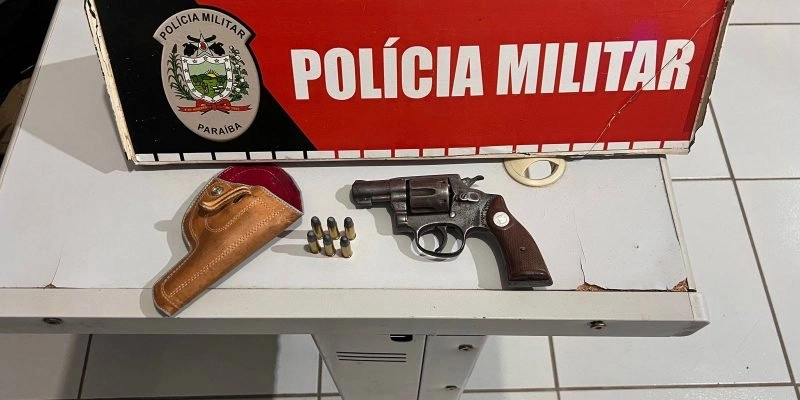 Polícia Militar apreende arma após tumulto em estabelecimento comercial