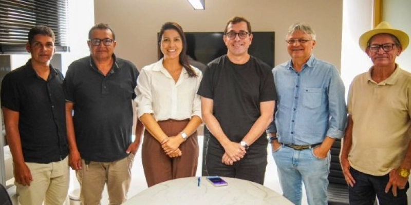 Gervásio Maia recebe lideranças de Pilõezinhos e reforça compromisso com o desenvolvimento do município