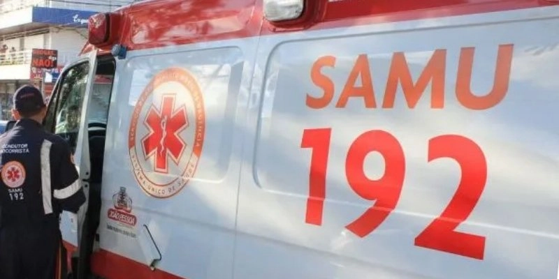 Colisão entre caminhão e motocicleta deixa mulher gravemente ferida na BR-230 em Pombal