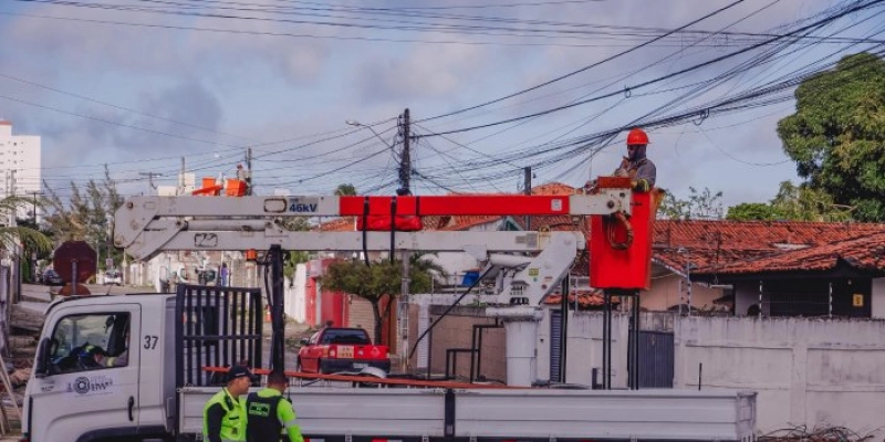 Cícero Lucena inicia modernização da iluminação pública com tecnologia de Cidades Inteligentes