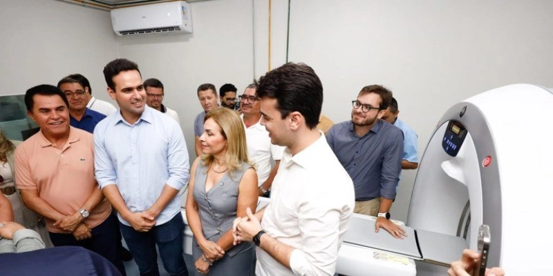 Lucas Ribeiro entrega tomógrafo no Hospital de Queimadas e parque para prática de esportes em Campina Grande