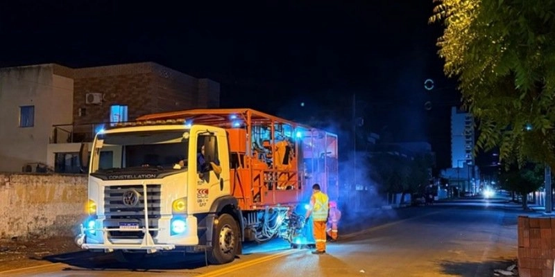 Prefeitura de Sousa intensifica trabalho de aplicação de pintura termoplástica na sinalização de ruas e avenidas