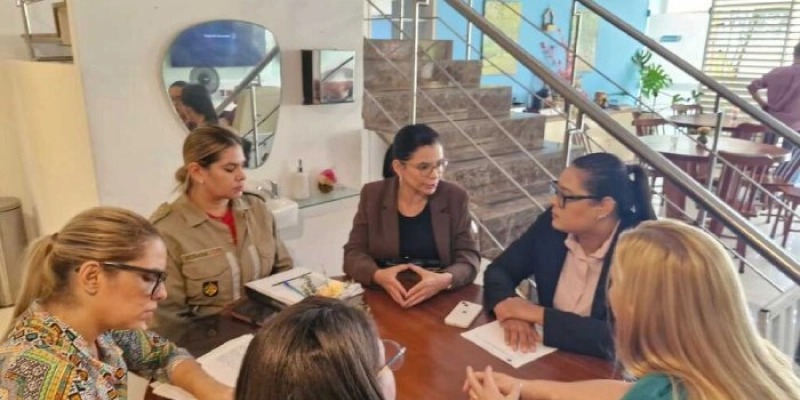MP e órgãos fiscalizam instituição para idosos na Capital