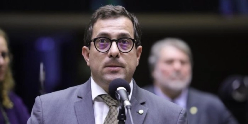 Câmara aprova PL de Gervásio que veda obras do Minha Casa, Minha Vida em áreas vulneráveis a desastres causados por riscos climáticos