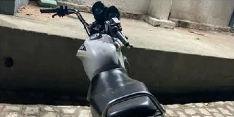 Moto roubada é recuperada durante fiscalização em São José de Piranhas