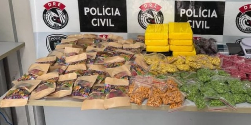 Polícia Civil apreende drogas sintéticas e produtos à base de maconha em residência