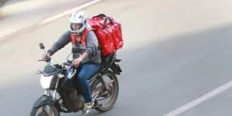 iFood e startup que aluga motos anunciam desconto para entregadores
