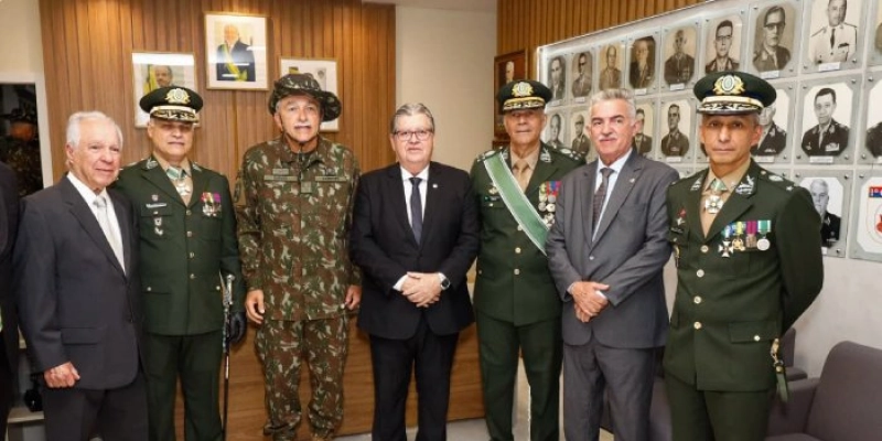 João Azevêdo prestigia passagem de comando do 1º Grupamento de Engenharia e destaca parcerias com a instituição