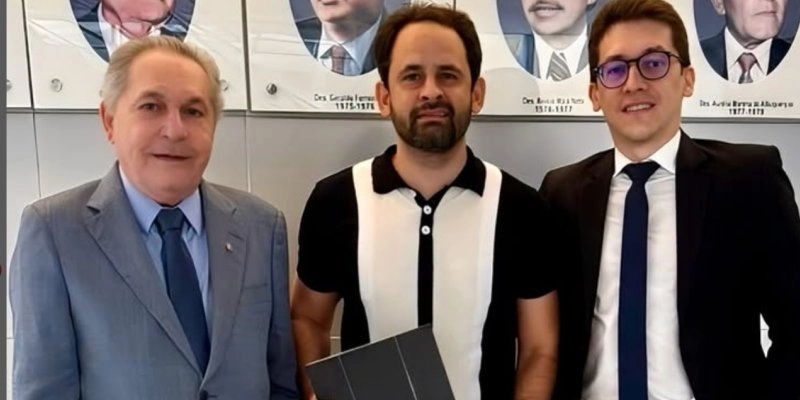 TCE aprova contas de 2023 do ex-prefeito de Lastro, Athayde Diniz