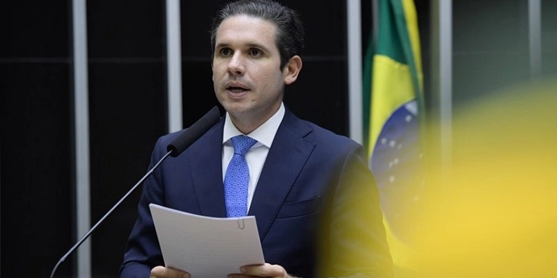 Câmara dos Deputados vota PECs sobre blindagem parlamentar e fim do foro privilegiado
