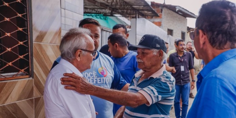 Cícero Lucena entrega mais 120 ruas e celebra marco de mais de mil vias pavimentadas em João Pessoa