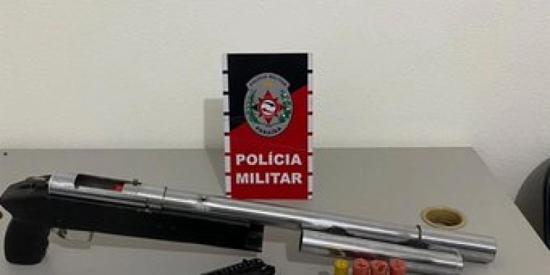 Polícia Militar apreende arma de fogo de uso restrito e simulacro em Patos