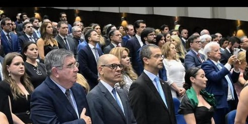 Jutay Meneses prestigia posse de Leonardo Quintans como procurador-geral de Justiça