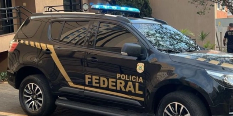 PF prende duas pessoas em flagrante por estelionato e furto a agência bancária