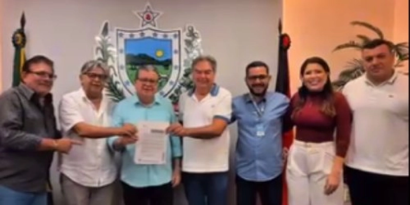 Presidente da Câmara de Sousa acompanha assinatura de patrocínio que garante novos investimentos ao Dino