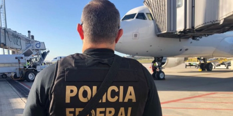 PF prende mulher por tráfico de drogas em aeroporto de João Pessoa