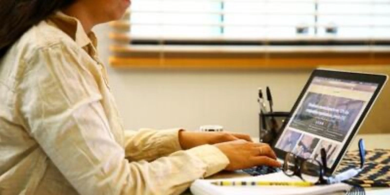 Brasileiros têm dificuldade para localizar e entender normas que devem cumprir, aponta pesquisa