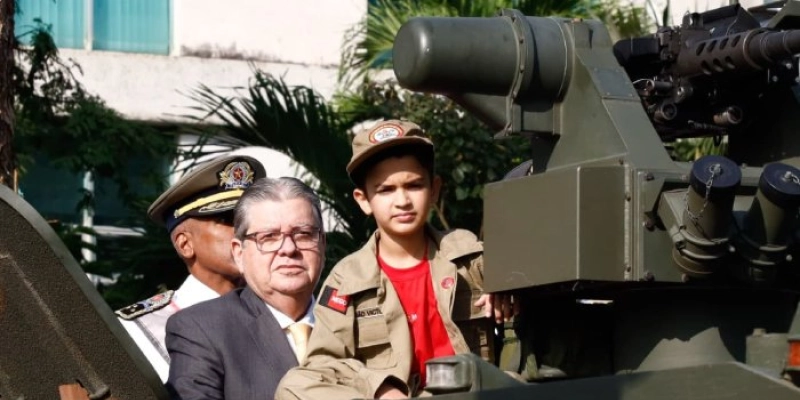 João Azevêdo acompanha desfile de 7 de Setembro em João Pessoa e destaca celebração de liberdade e soberania do povo brasileiro