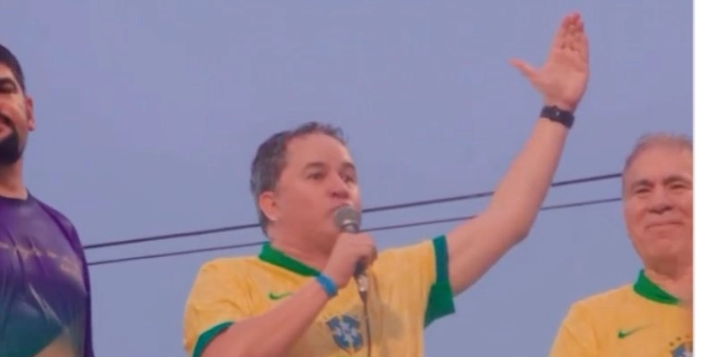 Efraim Filho mantém críticas ao STF e reforça apoio ao impeachment de Alexandre de Moraes