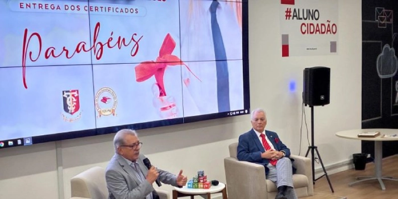 Escola de Contas do TCE-PB entrega em ato solene certificados aos concluintes do 14º CAAP/2025