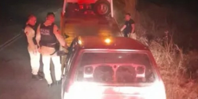 Polícia Militar recupera na zona rural de São João do Rio do Peixe veículo furtado em Pau dos Ferros