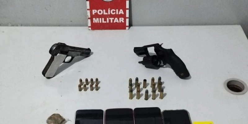 Polícia Militar apreende duas armas e drogas em ação na cidade de Curral de Cima