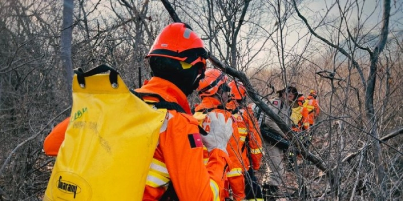 MP se une à força-tarefa de combate a incêndio na Serra do Cruzeiro, no Sertão