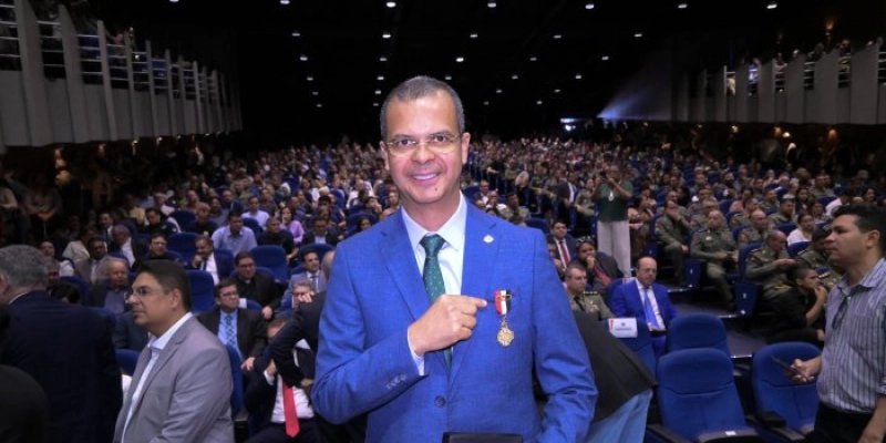 Jutay Meneses recebe a mais alta honraria da Polícia Militar da Paraíba