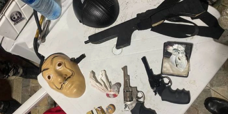 PM encerra ‘festa na piscina’ após encontrar armas e drogas no evento em Campina Grande