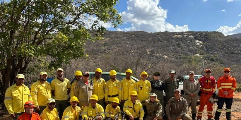 Força-tarefa finaliza combate a incêndio na Serra do Cruzeiro e no Parque Nacional da Serra do Teixeira