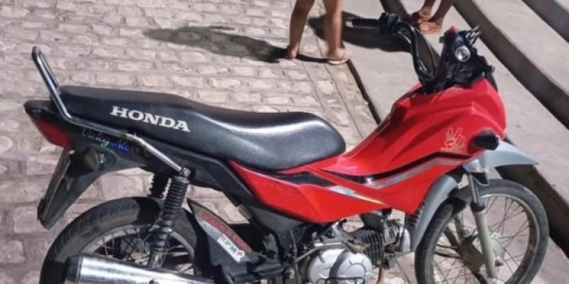 Polícia apreende menor em motocicleta durante ação em São João do Rio do Peixe